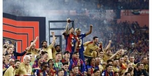 华体育官网最新版-小罗社媒晒照祝贺巴萨国王杯夺冠：巴萨万岁