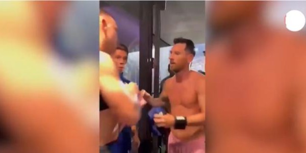 华体会(hth)网页版-迈阿密国际首秀球衣 梅西给了蓝十字阿根廷前锋