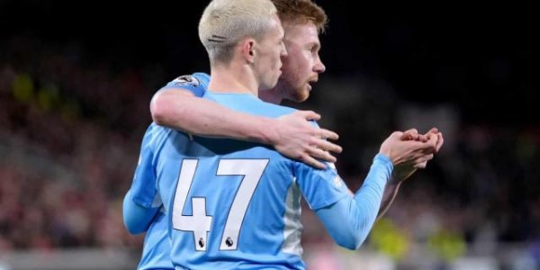 华体育官网最新版-1比0打卡10连胜！红蓝两军让冠，曼城欣然笑纳